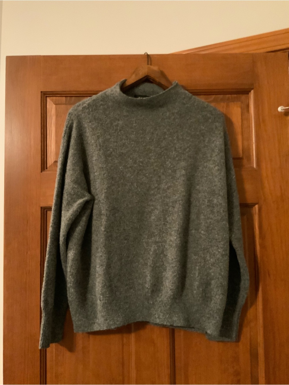 Women’s Karen Kane Grey Mock Neck Sweater, size XS